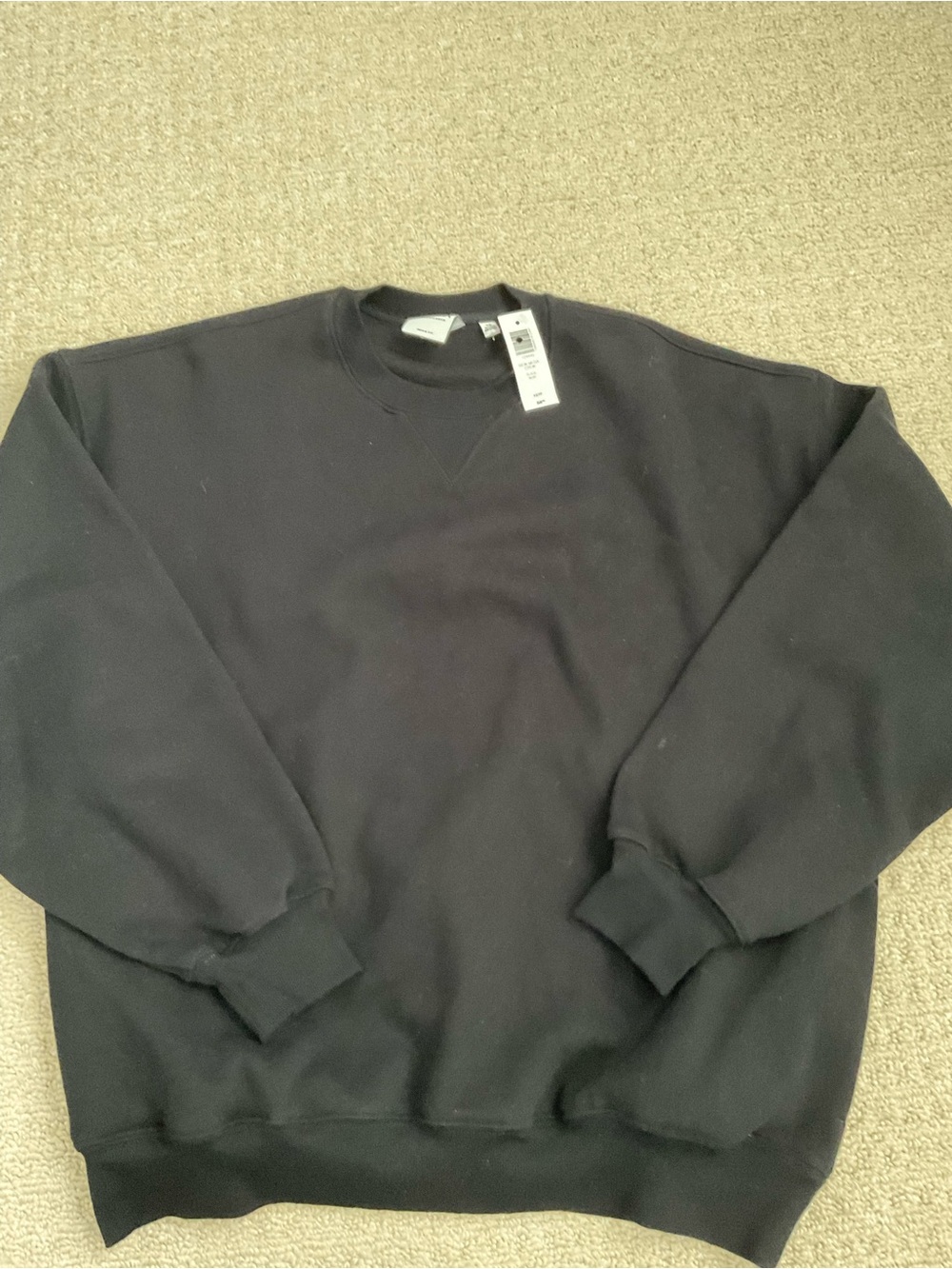 Aritzia Black Crewneck Sweatshirt size small nwt